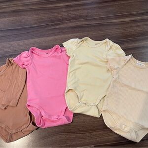 H&M Baby Girl Bodysuit Set – 4 Pieces – Soft Cotton – Size 4-6 and 6-9